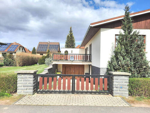 Garagenzufahrt - 4 Zimmer Einfamilienhaus zum Kaufen in Dessau-Roßlau