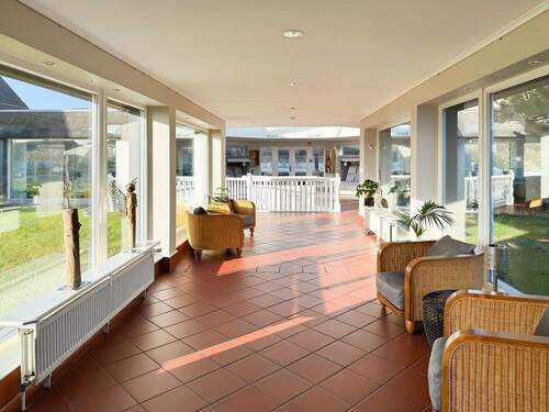 Verbindung zu den Häusern II und III - 