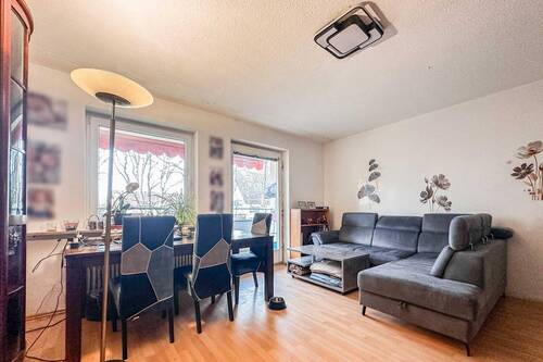 Wohnzimmer - Etagenwohnung mit 61,20 m&sup2; in Nürnberg zum Kaufen