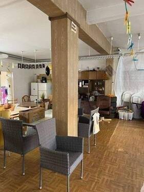 Gewerbeeinheit im Haus - 7 Zimmer Mehrfamilienhaus, Wohnhaus zum Kaufen in Putlitz