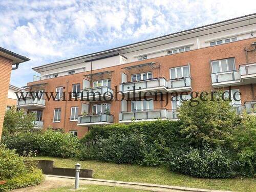 Hausansicht Garten - 3 Zimmer Etagenwohnung zur Miete in Norderstedt