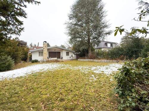 Blick auf Altbestand - Grundstück zum Kaufen in München