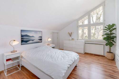 Schlafzimmer - 2 Zimmer Etagenwohnung in Starnberg