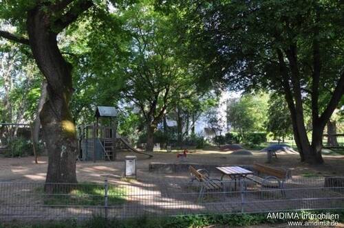 Spielplatz - 3 Zimmer Etagenwohnung zum Kaufen in Nürnberg