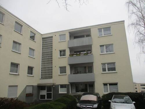 Hausansicht - 3 Zimmer mit Balkon u. EBK, neu renoviert, 2. OG, Fröndenberg-Mühlenberg, Paul-Löbe-Straße 34