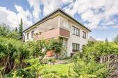 Rückansicht - Einziehen und wohlfühlen: 3-4 Zimmerwohnung in Lichterfelde-Süd
