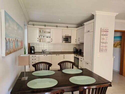 Wohnzimmer, Küche, Essplatz - 3 Zimmer Etagenwohnung in Pelzerhaken (Neustadt i. Holstein)