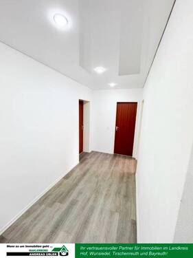 Flur (2) - Etagenwohnung mit 77,00 m² in Wunsiedel zum Kaufen