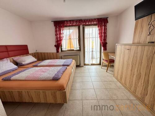 EE87DF37-58B2-4BD2-8E36-72E3162170E0_1_105_c - 