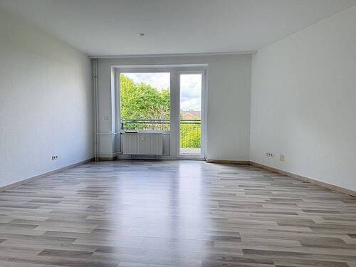 Wohnzimmer - 2 Zimmer Etagenwohnung zur Miete in Ahrensburg