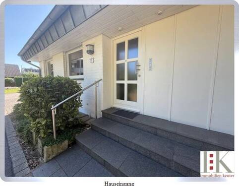 Hauseingang - 4 Zimmer Einfamilienhaus zum Kaufen in Kaarst