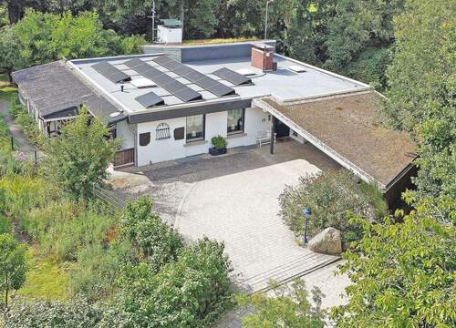 Luftbild - 5 Zimmer Bungalow zum Kaufen in Klein Rönnau