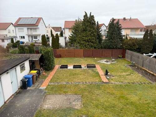 Gartenblick vom Balkon - 