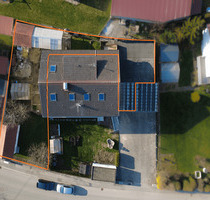 Fast wie ein eigenes Haus: Charmante Wohnung mit außergewöhnlichen Außenflächen und Dachterrasse - Kirchdorf an der Iller