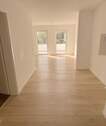 Diele mit Blick zum Wohnzimmer - Etagenwohnung mit 138,00 m&sup2; in Kaarst zur Miete