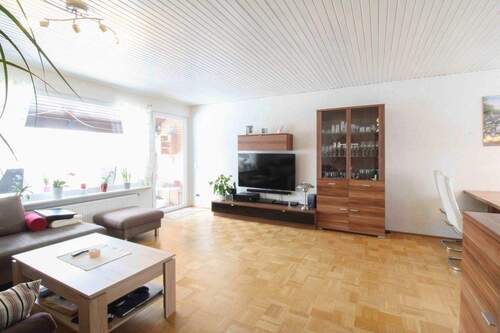 Wohnzimmer(1) - Doppelhaushälfte mit 135,00 m&sup2; in Hannover zum Kaufen