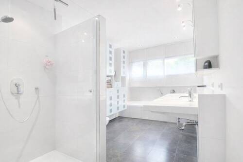 Badezimmer - 7 Zimmer Einfamilienhaus in Heilbronn Biberach