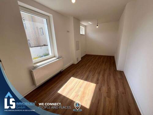 Schlafzimmer im EG - 2 Zimmer Etagenwohnung in Tangermünde