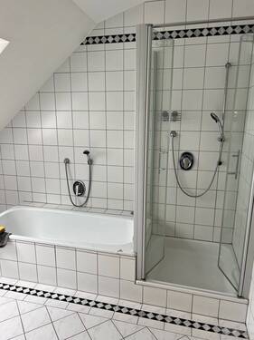 Badezimmer - Etagenwohnung mit 138,00 m&sup2; in Bad Kissingen zur Miete