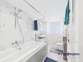 EG_Badezimmer - Bauernhaus, Landhaus mit 167,00 m&sup2; in Farschweiler zum Kaufen