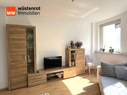 Wohnzimmer - Gepflegte 3-Zimmer-Wohnung in TOP Lage von Mittweida