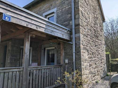 Hauseingang mit Veranda - 