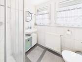 Badezimmer 2/2 - 