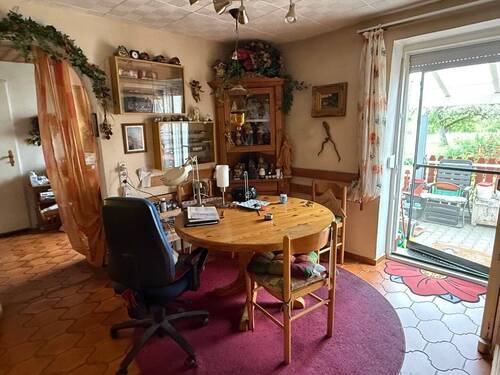 Gemütliches Esszimmer mit Terrassenzugang - 