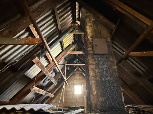 Dachspitz mit Kamin - 