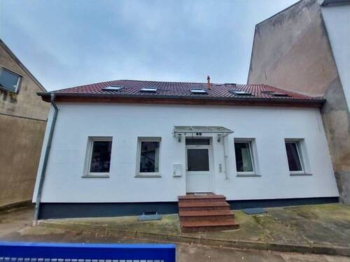 Vorderansicht Haus - Ein Zuhause mitten in der Stadt - Ihr eigenes Haus in Frankfurt (Oder)