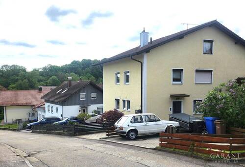 Außenansicht - Zauberhafte Etagenwohnung im Zweifamilienhaus mit Top Zustand!
