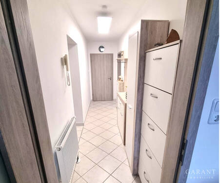 Flur-1 - 8 Zimmer Etagenwohnung zum Kaufen in Kößlarn