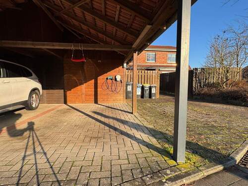 Carport mit Abstellraum - 