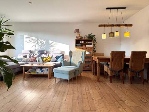 Wohnzimmer - 4 Zimmer Reihenmittelhaus zum Kaufen in Wunstorf