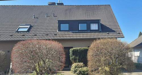 Front - 5 Zimmer Doppelhaushälfte zum Kaufen in Langenfeld