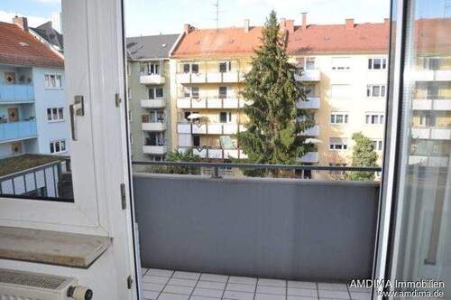 Balkon-mit-Aussicht - 2-Zimmer-Wohnung inklusive Duplexparker