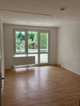 Wohnzimmer - 3 Zimmer Etagenwohnung zur Miete in Gera