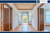 Entrée - Jugendstil trifft Moderne: Sofort bezugsfreie 4-Zimmer-Erdgeschosswohnung mit kleinem Garten und Smarthome-System