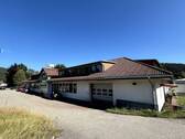 Vorderansicht der Gewerbehalle - Halle zum Kaufen in Titisee-Neustadt
