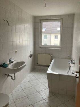 Badezimmer - 2 Zimmer Etagenwohnung in Dessau-Roßlau