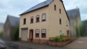 Straßenansicht - Historisches Winzerhaus mit solider Basis für Sanierung