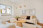 Wohnzimmer - Energieeffizientes Einfamilienhaus (A) in Wiesbaden-Bierstadt - einzugsbereit & provisionsfrei