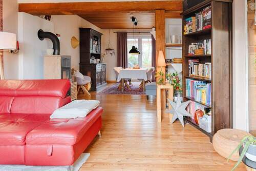 Wohn-/ Esszimmer mit Zugang zur Terrasse - 