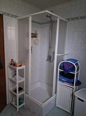 Bad mit Dusche.jpg - 