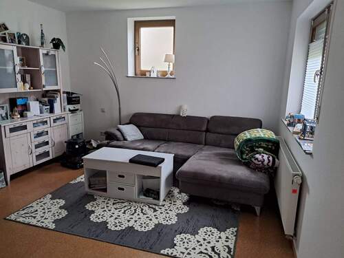 Wohnzimmer.jpg - Etagenwohnung mit 70,00 m&sup2; in Riedenheim zur Miete
