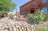 Rückansicht des Hauses mit Terrasse - Hotel, Pension, Gasthof zum Kaufen in Schnackenburg