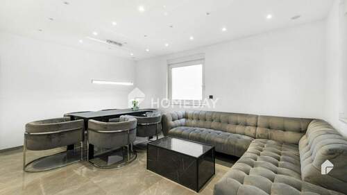 Wohnzimmer 1 - 4 Zimmer Etagenwohnung in Ludwigsburg
