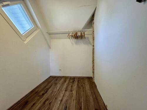 Kinderzimmer 1 begehbarer Kleiderschrank - 