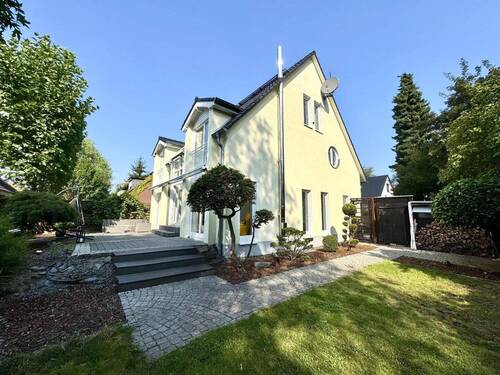 Außenansicht hinten - 6 Zimmer Einfamilienhaus zum Kaufen in Hilden