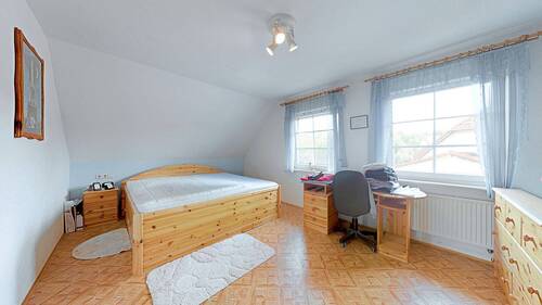 Schlafzimmer - 6 Zimmer Einfamilienhaus zum Kaufen in Wiesentheid